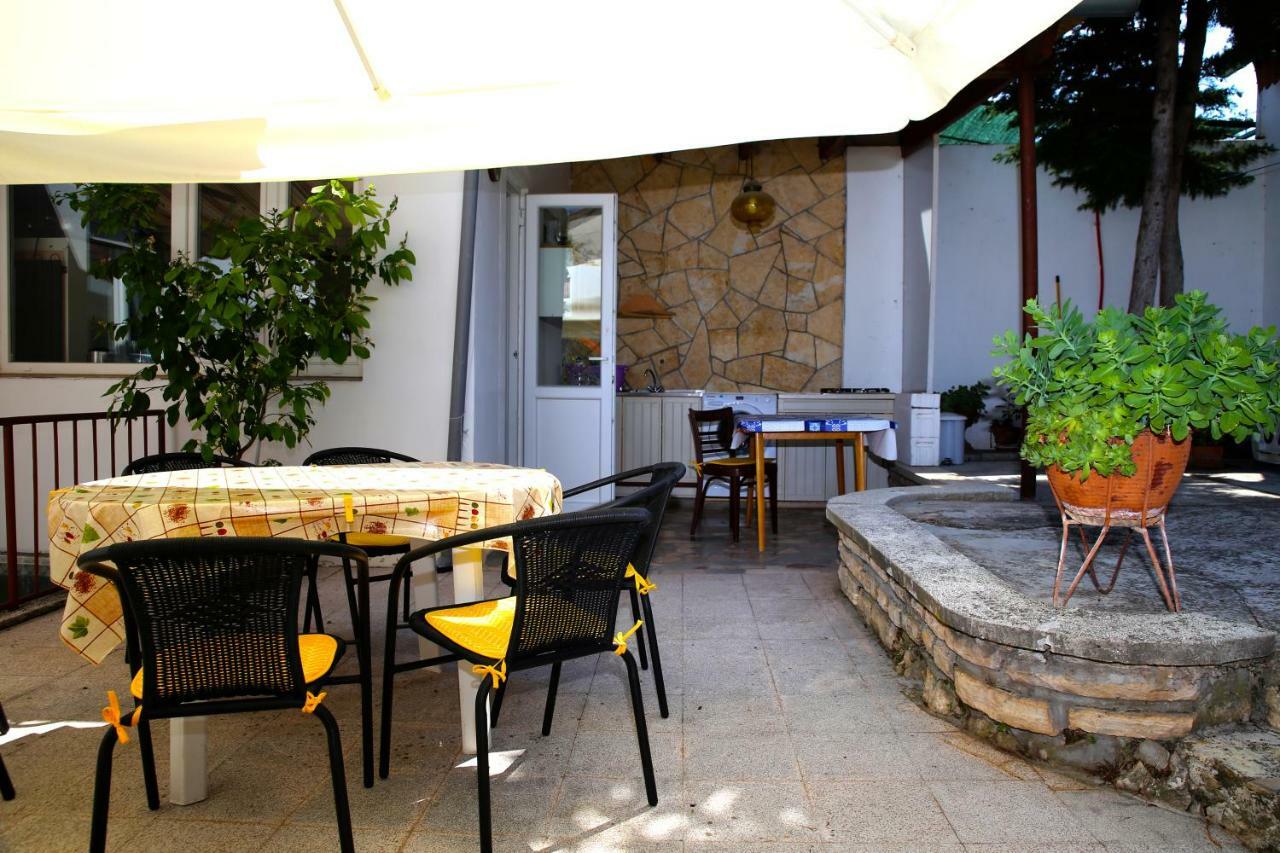 Seaside Apartment Tisno Exterior photo