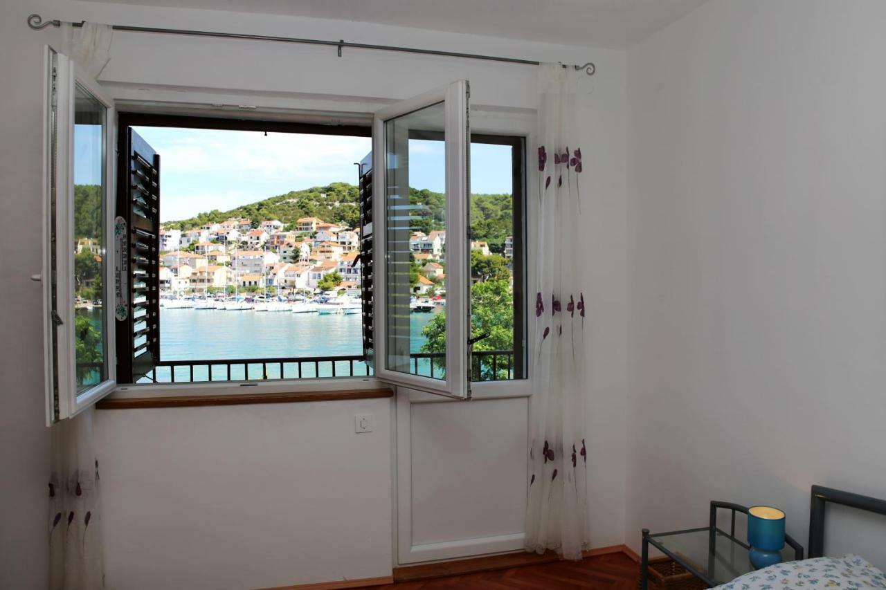 Seaside Apartment Tisno Exterior photo